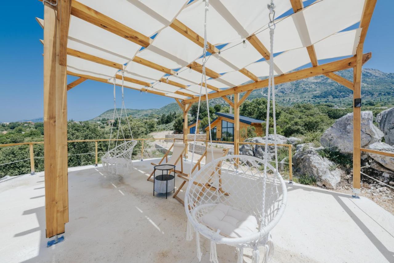Olive Hills Holiday Homes Bar Extérieur photo
