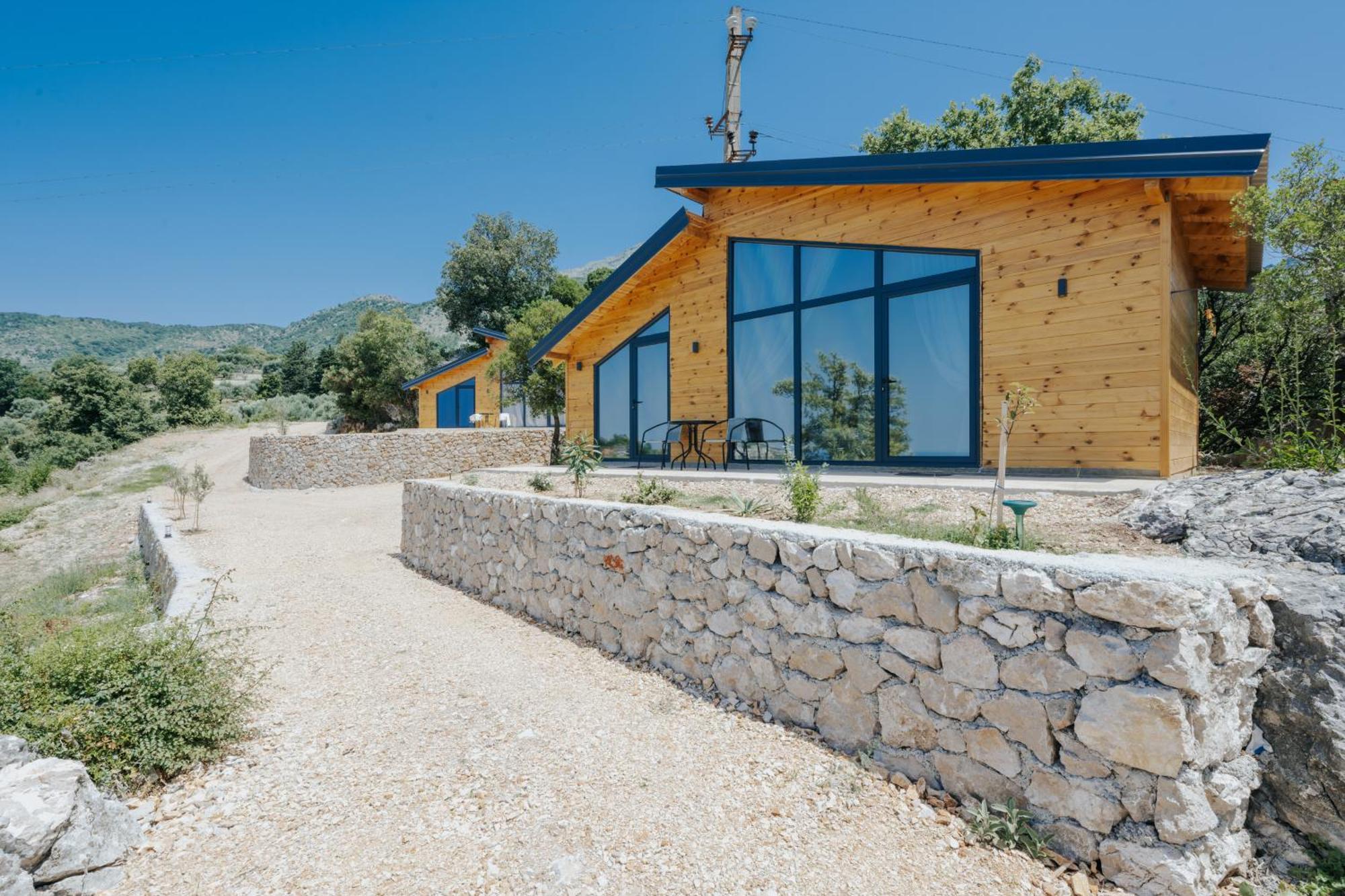 Olive Hills Holiday Homes Bar Extérieur photo
