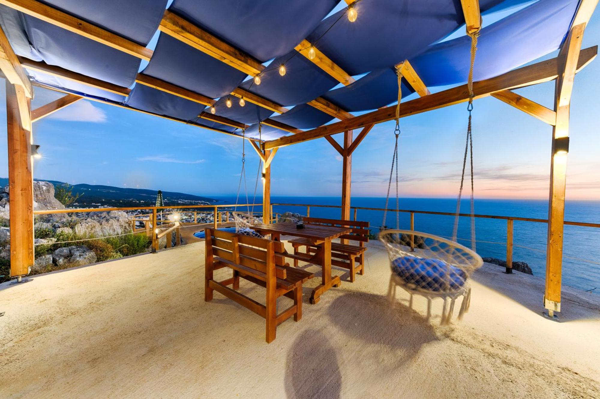 Olive Hills Holiday Homes Bar Extérieur photo